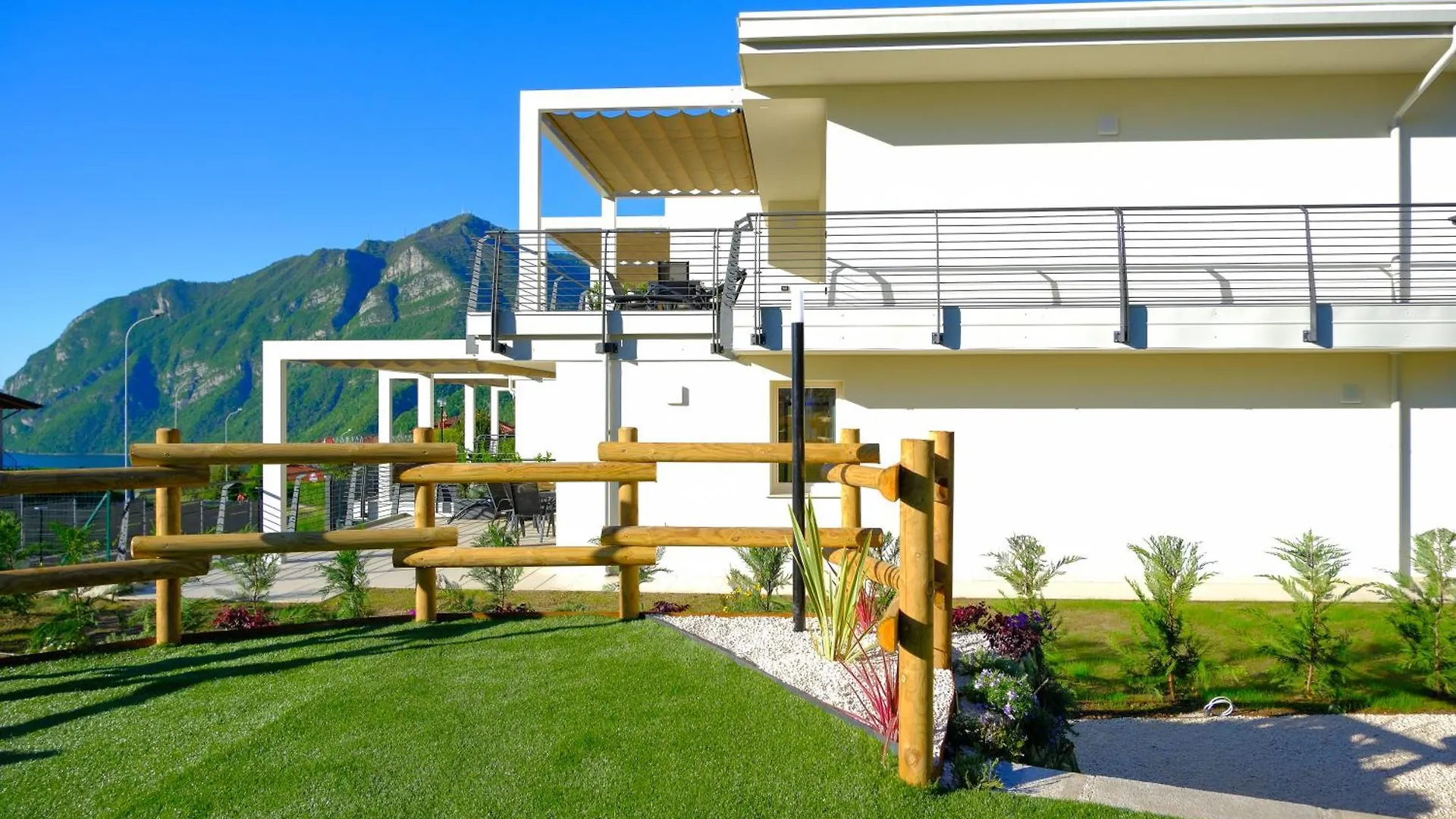 Costa Blu-Pool And Terrace With Lake View ريفا ديل سولتو إيطاليا