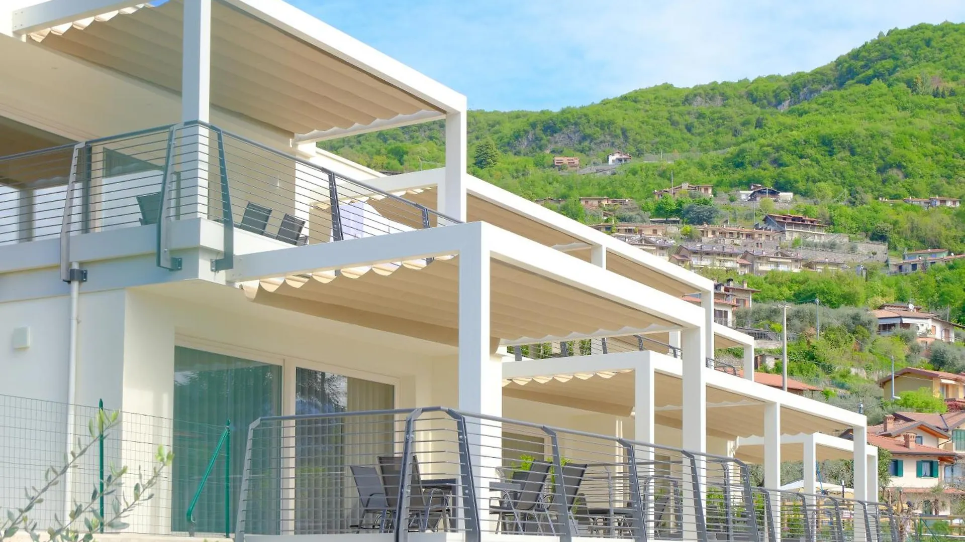 شقة Costa Blu-Pool And Terrace With Lake View ريفا ديل سولتو